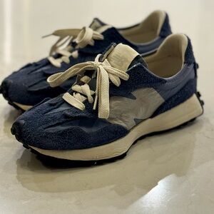 New Balance 327 Navy Sneakers